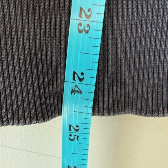 COS Short Sleeve Sweatshirt Blue - Picture 8 of 9